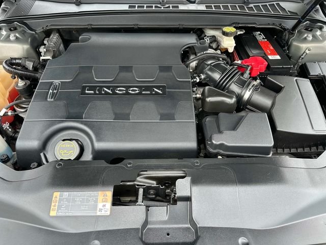 Used 2017 Green Lincoln Select image 10