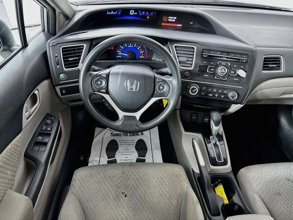 Used 2014 Alabaster Silver Metallic Honda LX image 26