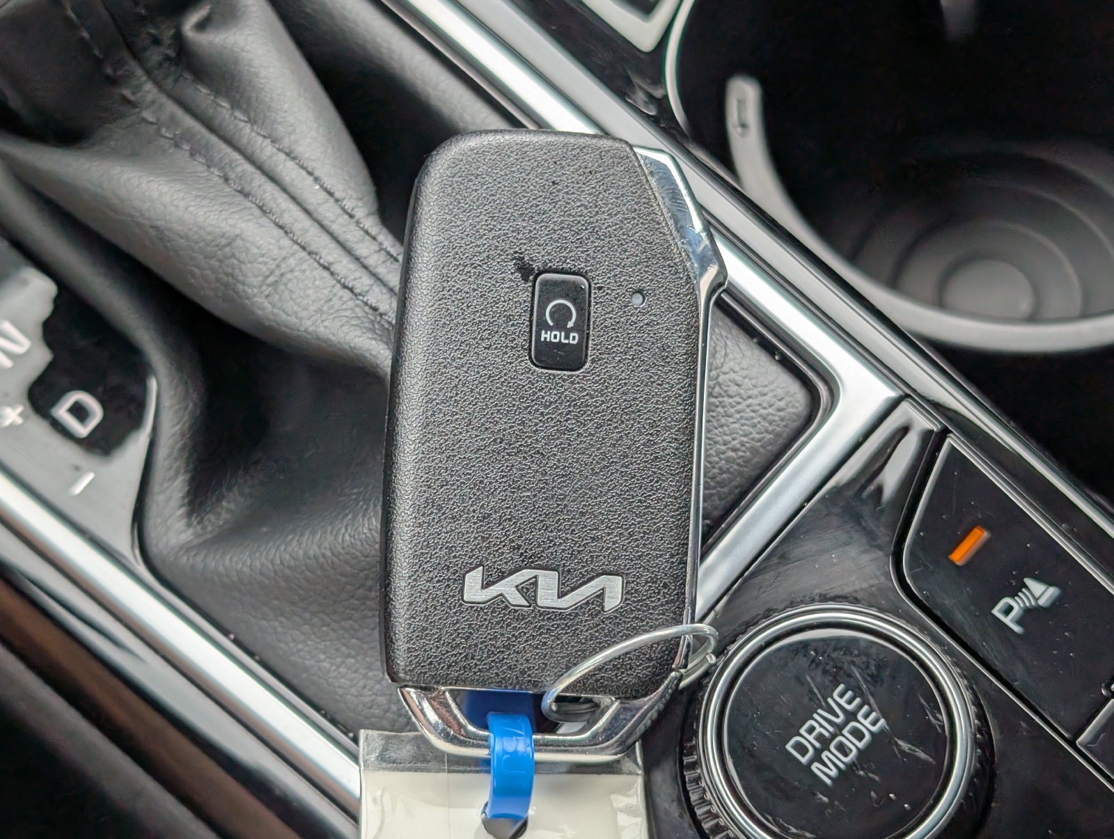 Used 2025 Wolf Gray Kia SX-Prestige image 25
