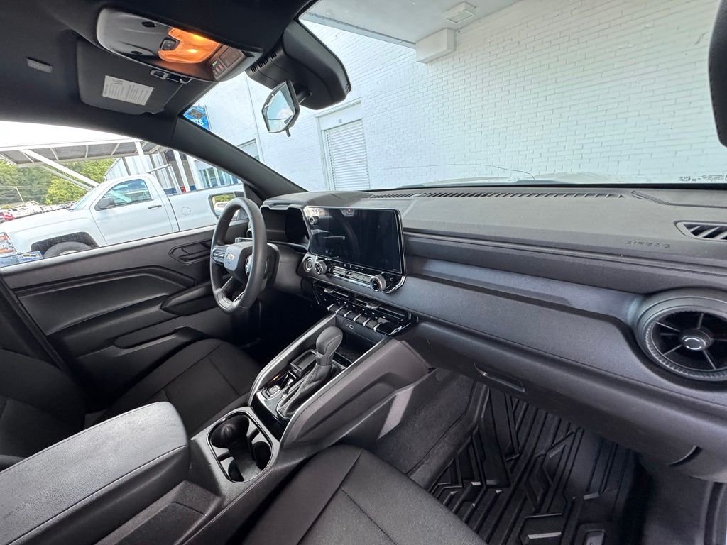 Used 2025 White Chevrolet Work Truck image 17