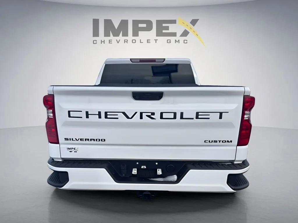 Used 2025 Summit White Chevrolet Custom image 4