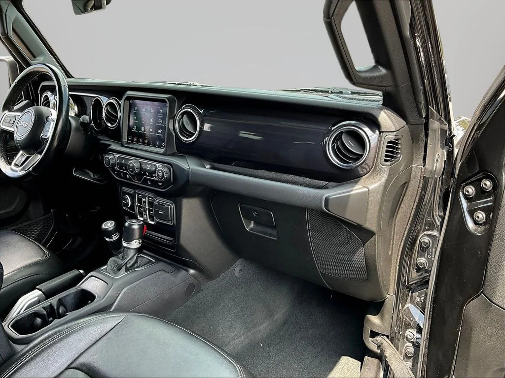 Used 2022 Black Jeep Unlimited Sahara Altitude image 25