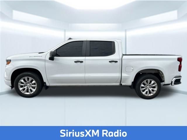 Used 2022 White Chevrolet Custom image 11