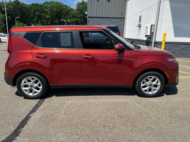 Used 2021 Mars Orange Kia S image 2