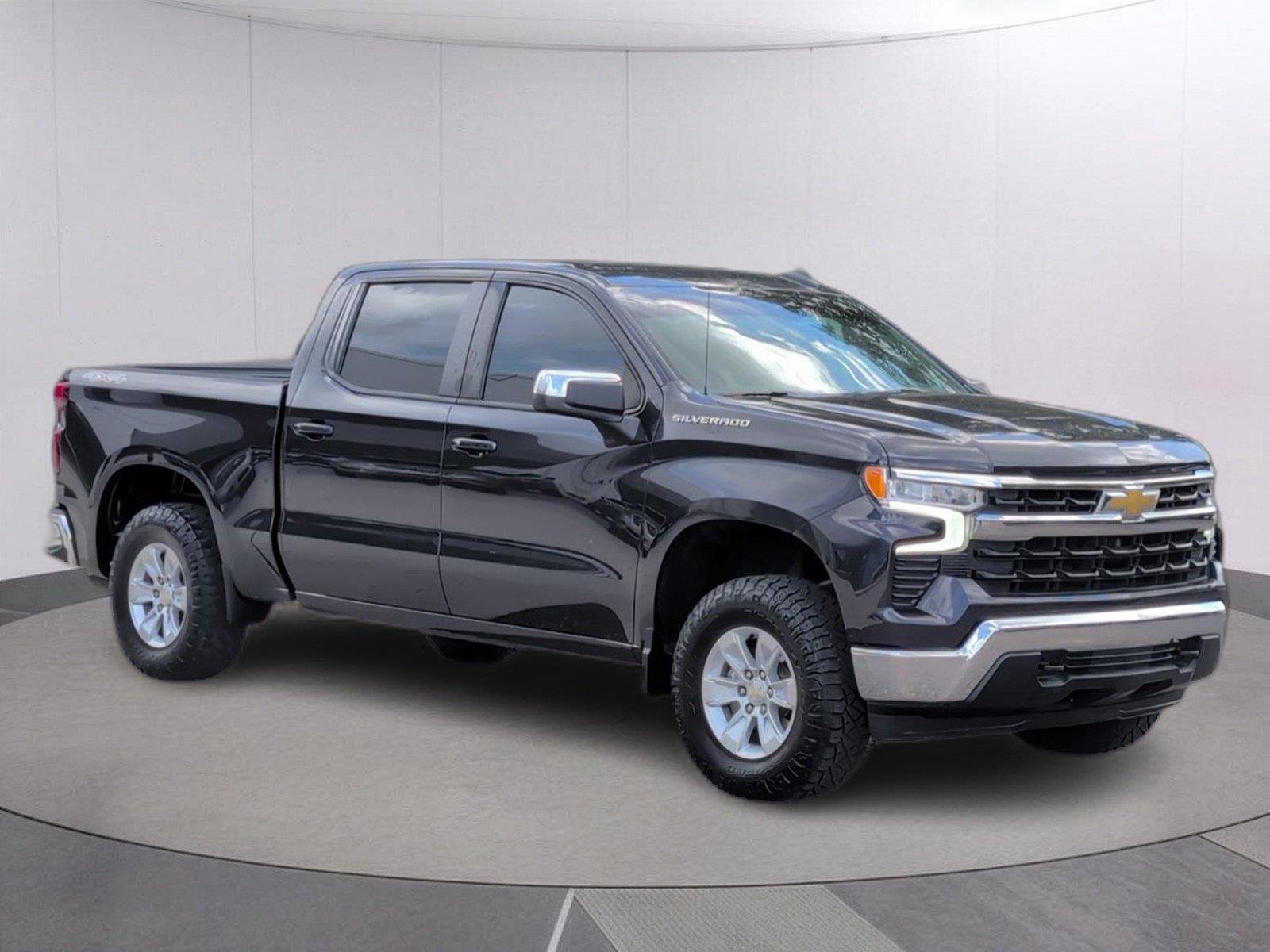 Used 2023 DARK ASH METALLIC Chevrolet LT image 8
