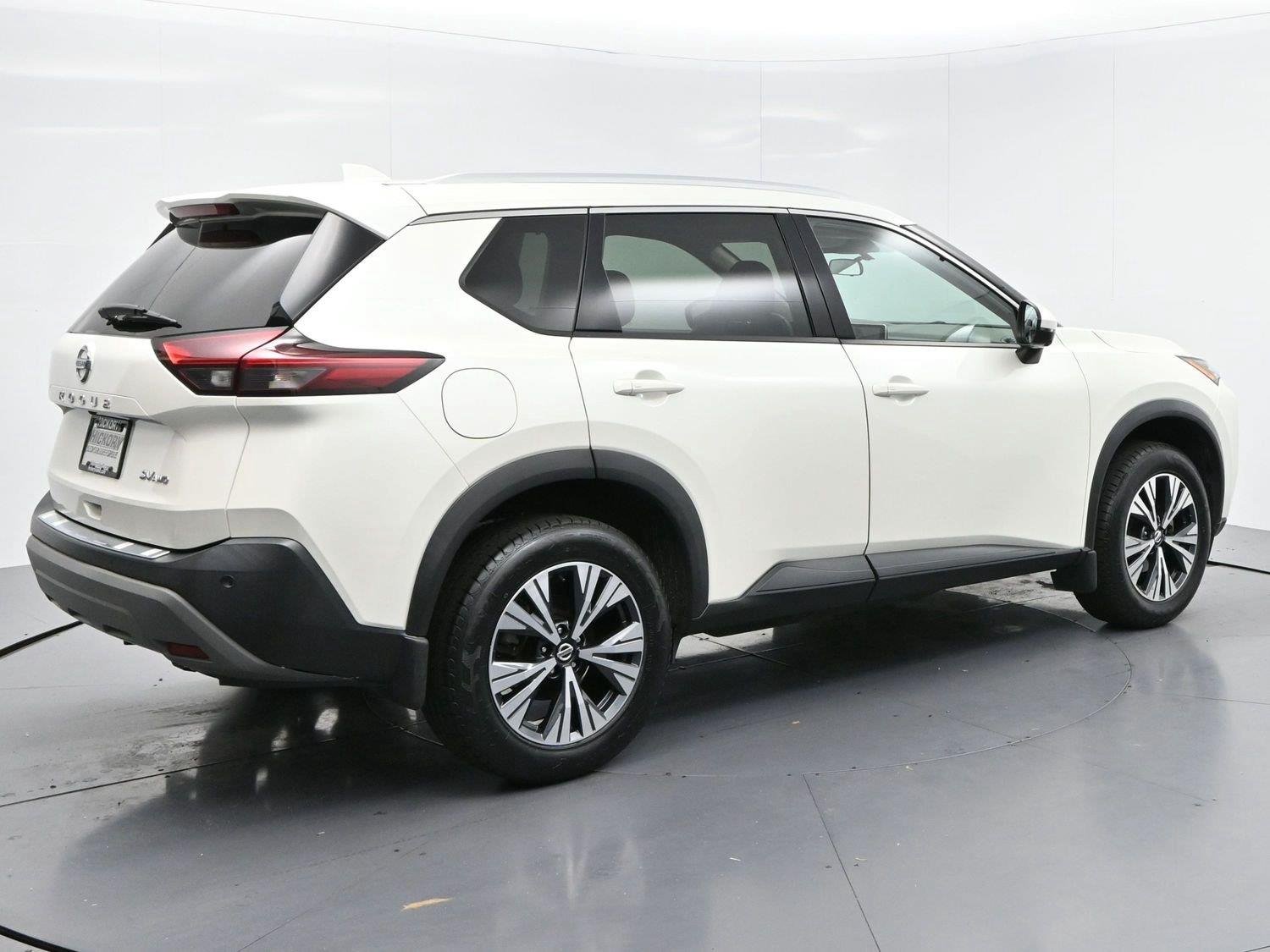 Used 2021 Pearl White Tricoat Nissan SV image 7
