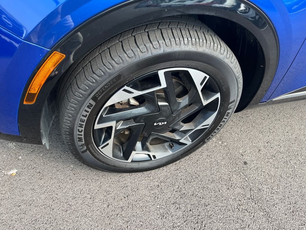 Used 2023 Blue Kia SX-Prestige image 9