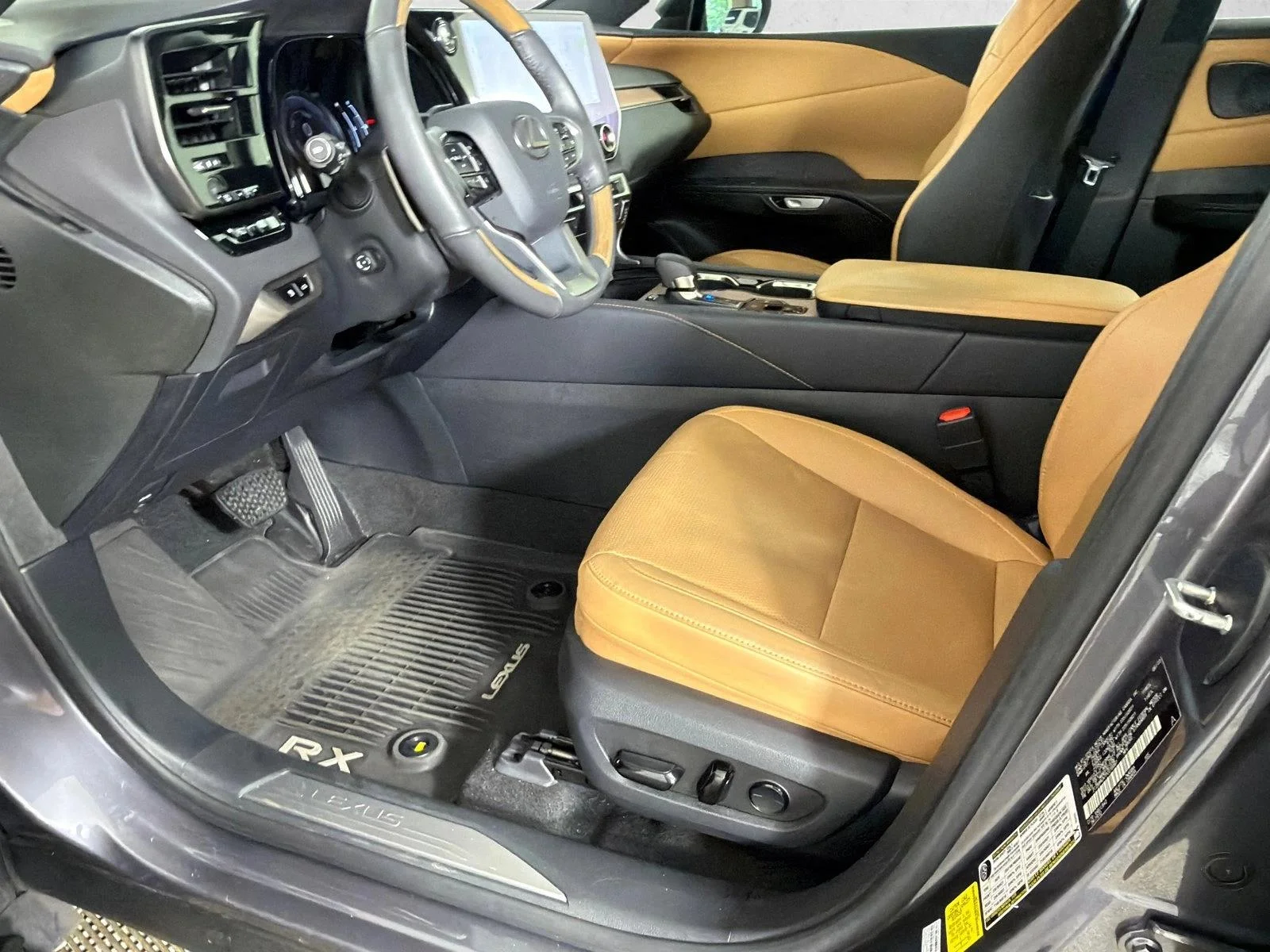 Used 2023 White Lexus RX 350h image 11