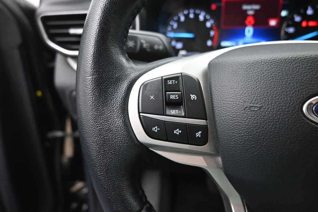Used 2021 Black Ford XLT image 7