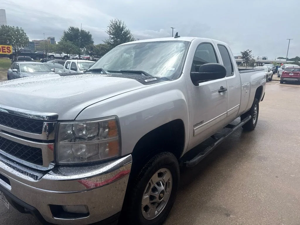 Used 2012 White Chevrolet LT image 1