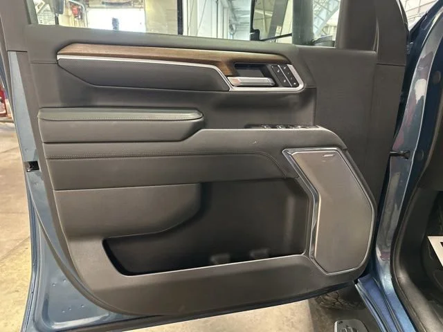 Used 2025 Lakeshore Blue Metallic Chevrolet High Country image 10