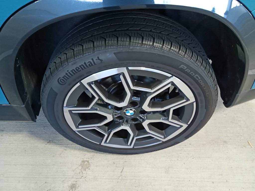 Used 2023 Blue Bay Lagoon Metallic BMW xDrive28i image 16