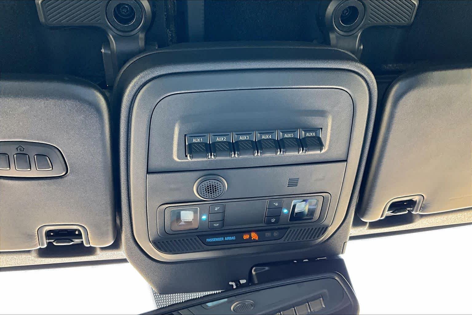 Used 2024 Carbonized Gray Metallic Ford Wildtrak image 31