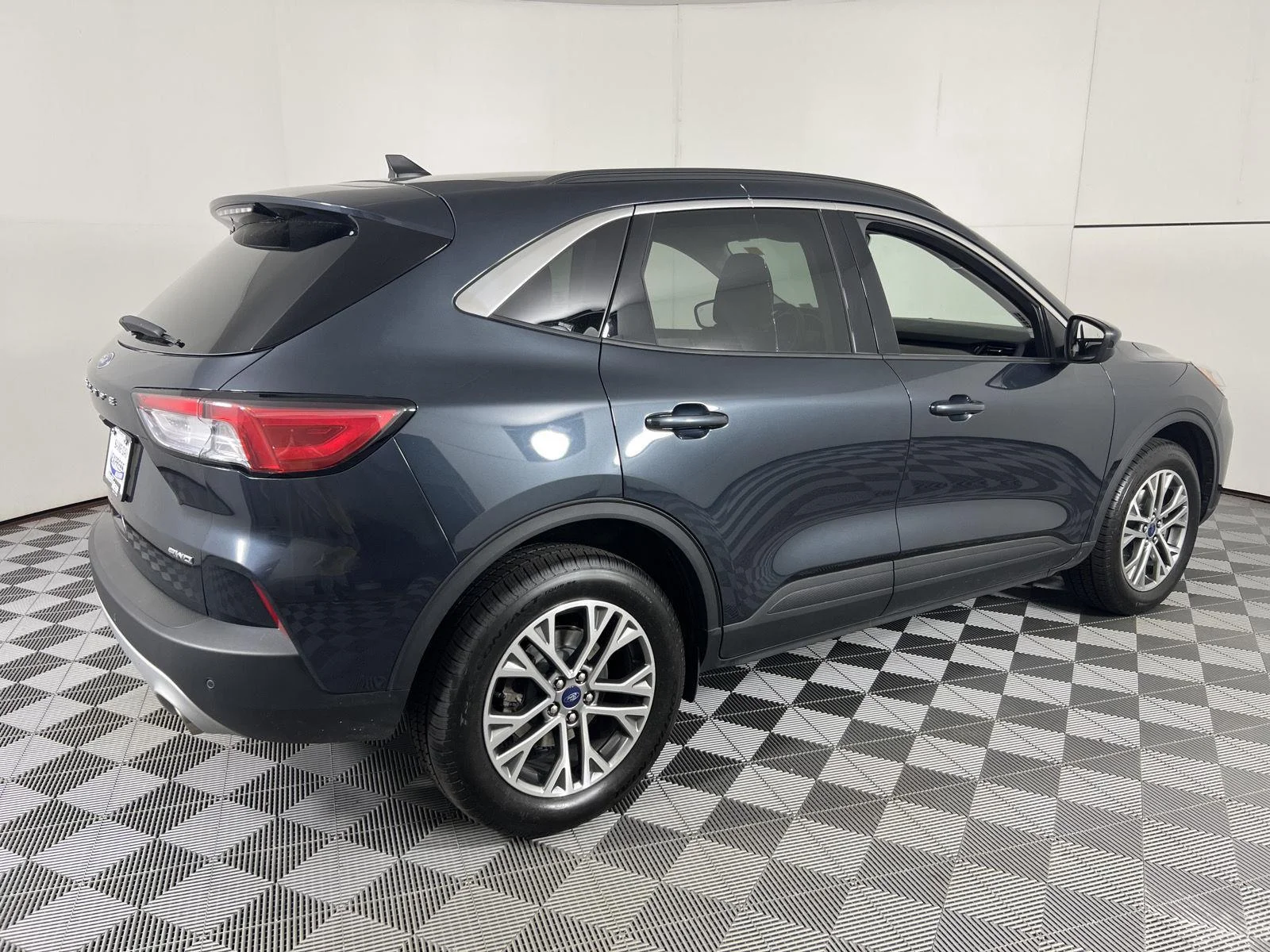 Used 2022 Stone Blue Ford SEL image 10