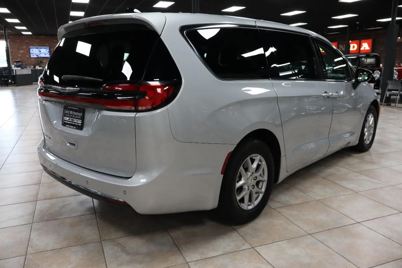 Used 2024 Silver Mist Clear Coat Chrysler Touring L image 7
