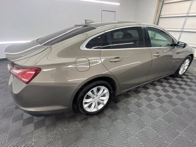 Used 2020 Gray Chevrolet LT image 21