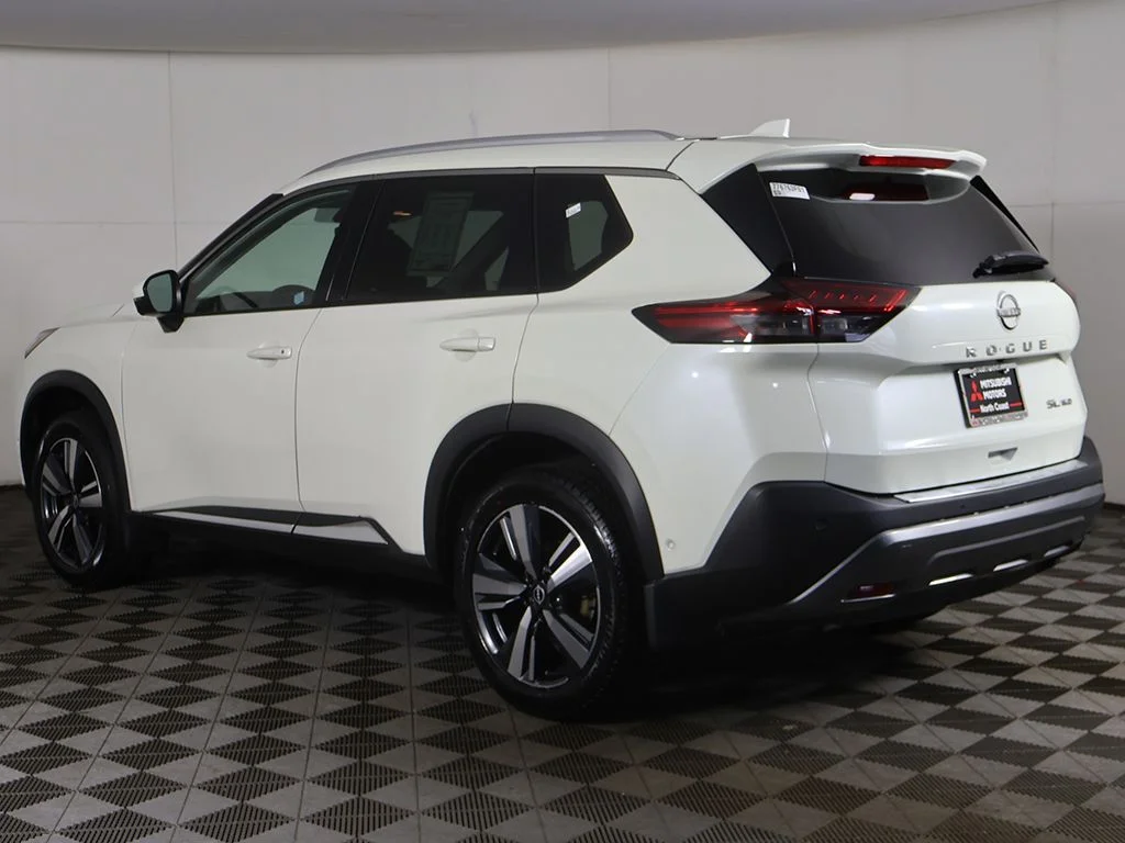 Used 2023 White Nissan SL image 10