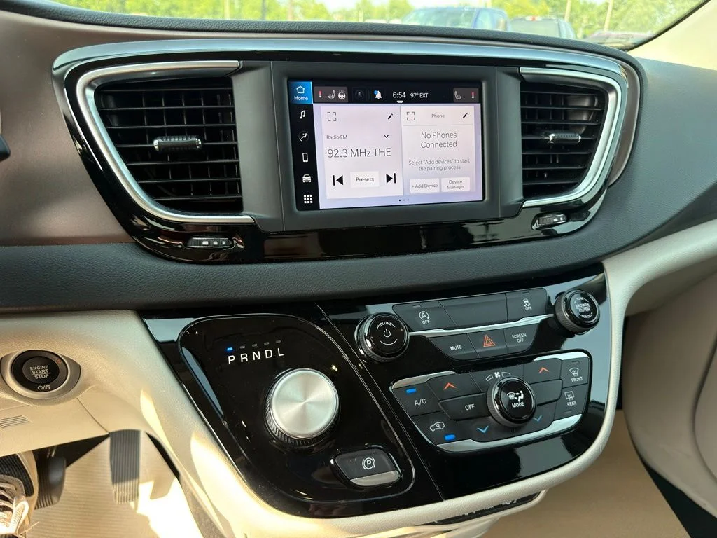 Used 2023 Silver Chrysler LX image 12