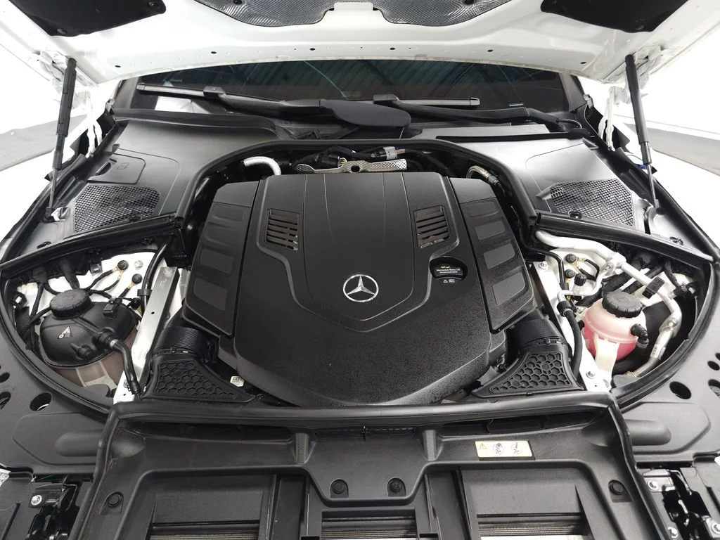 Used 2023 MANUFAKTUR Diamond White Mercedes-Benz S 580 image 38