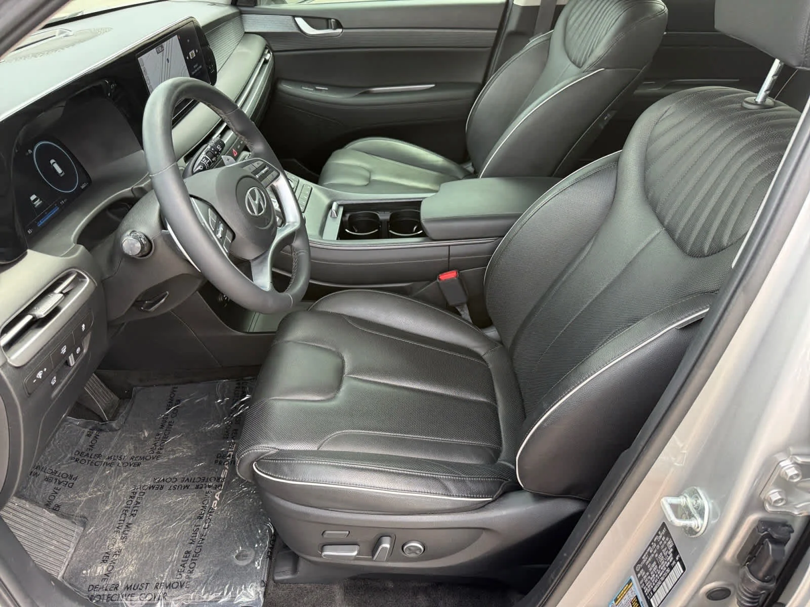 2024 Hyundai Palisade Limited - Photo 10