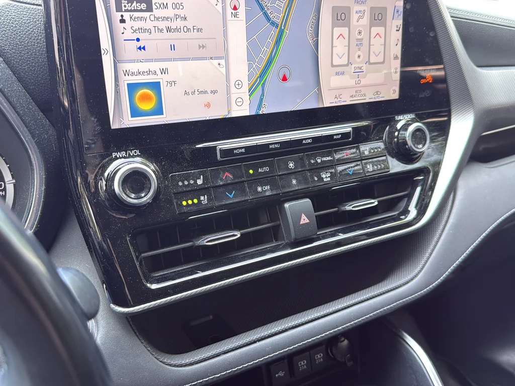 Used 2021 Silver Toyota Platinum image 21