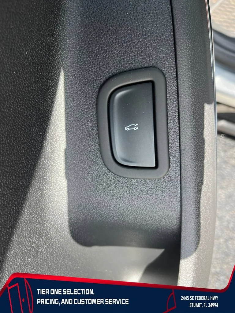 2026 GMC Acadia Denali Ultimate - Photo 14
