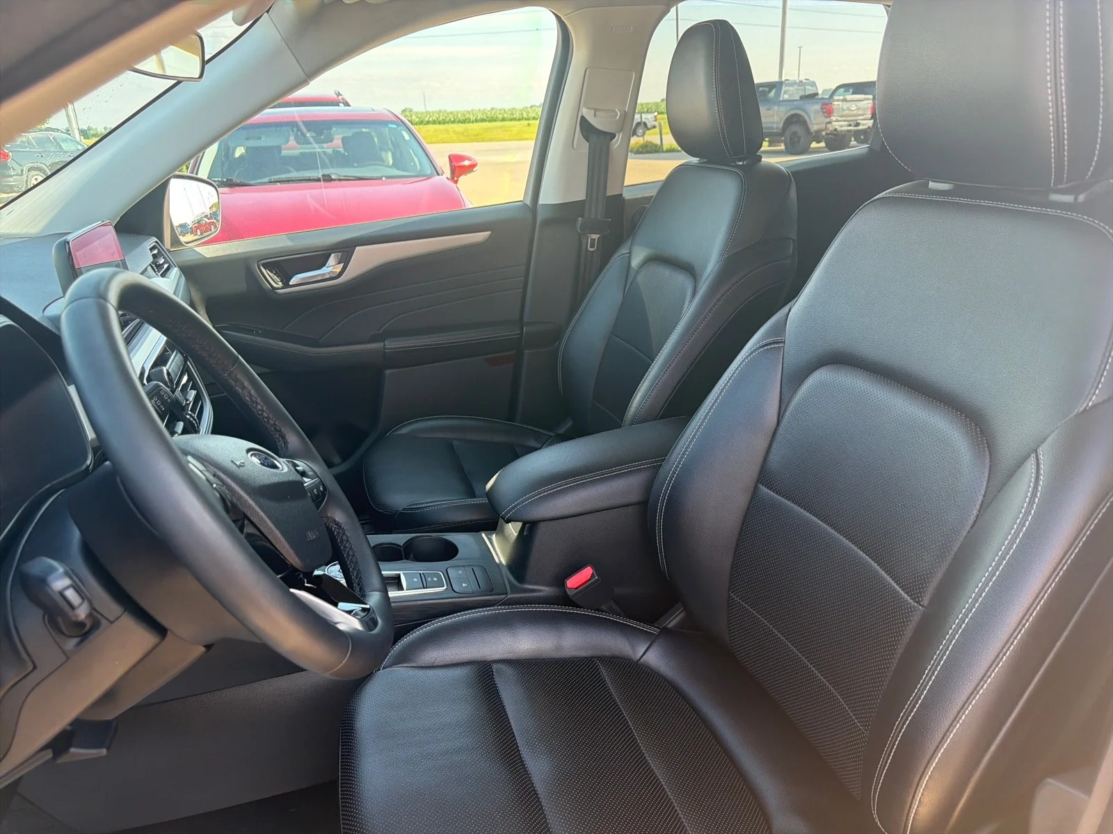 Used 2022 Agate Black Metallic Ford SEL image 9