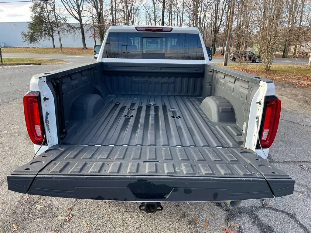 Used 2022 Summit White GMC Denali image 31