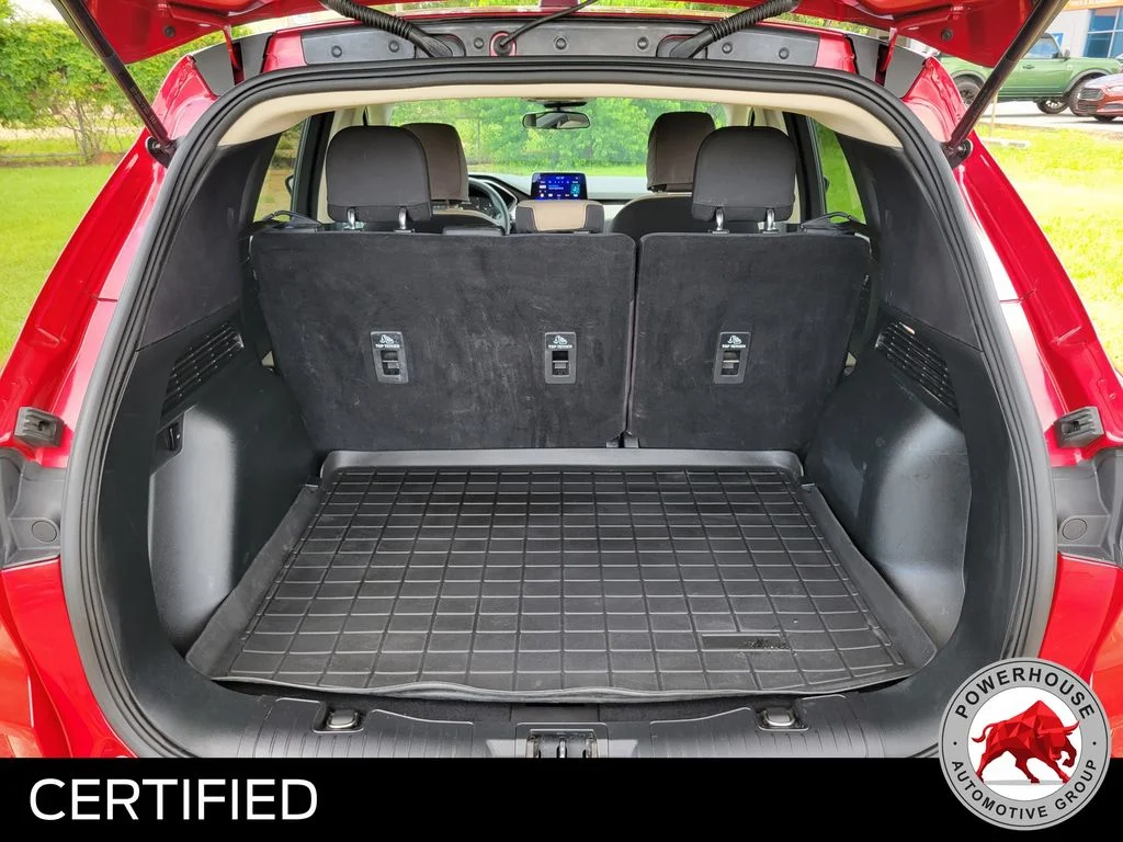 Used 2020 Red Ford SE image 14