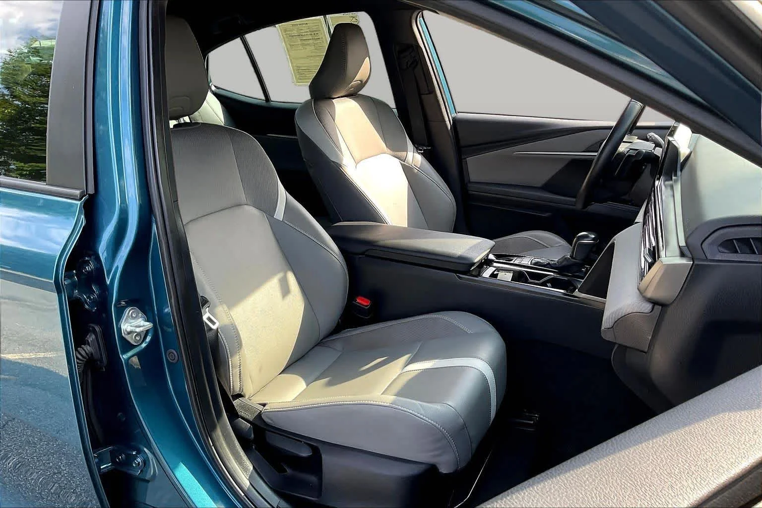 Used 2025 Ocean Gem Toyota SE image 9