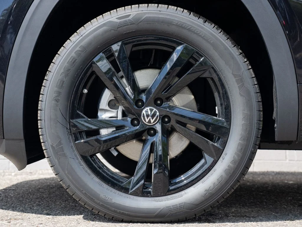 New 2026 Deep Black Pearl Volkswagen 2.0T SEL R-Line Black image 7