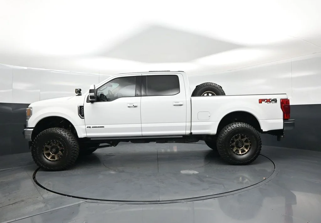 Used 2021 White Ford Lariat image 26