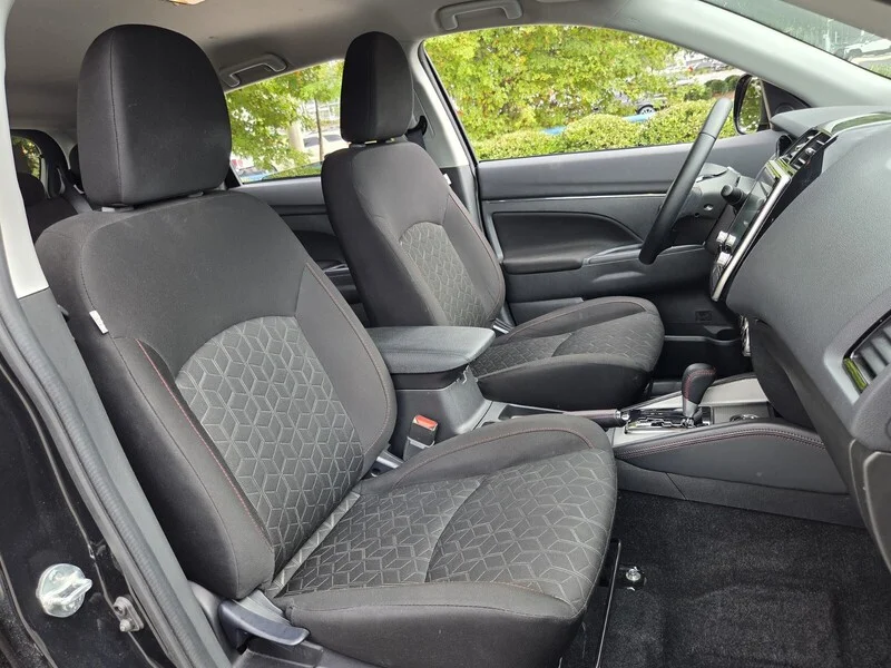 Used 2025 Labrador Black Pearl MITSUBISHI 2.0 LE image 18