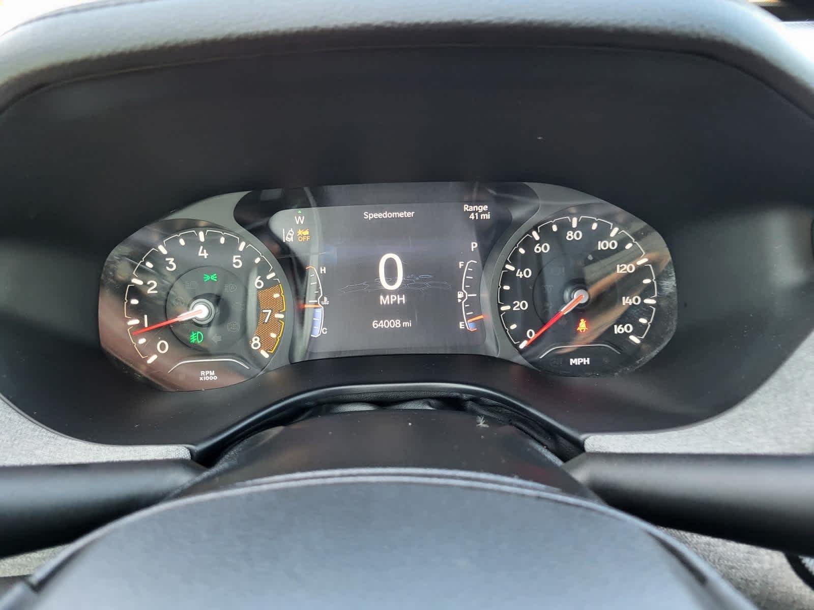 Used 2024 Diamond Black Crystal Pearlcoat Jeep Latitude image 19