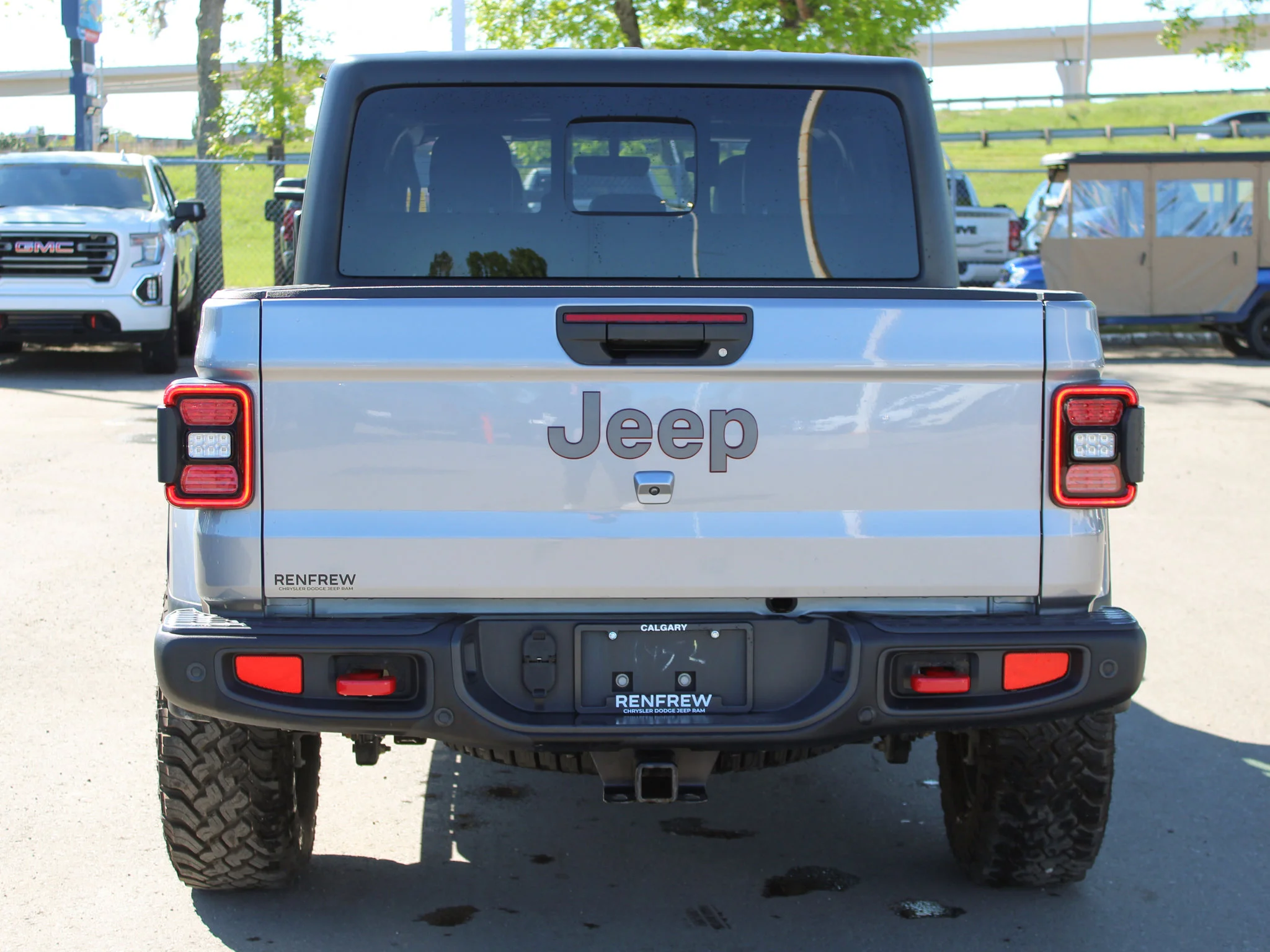Certified Used 2020 Silver Jeep Rubicon * One Owner | V6 | Trailer Tow | Heated Seats | Alpine | Apple CarPlay | Diff Locks image 14