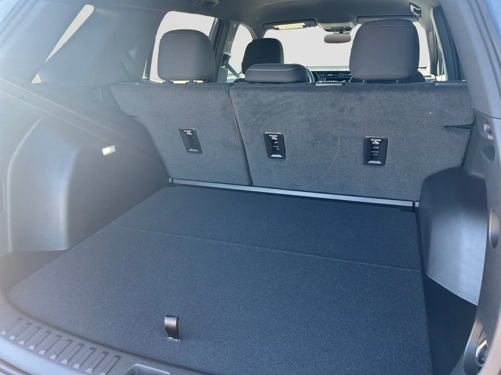 New 2027 Sterling Metallic GMC AWD Elevation image 10