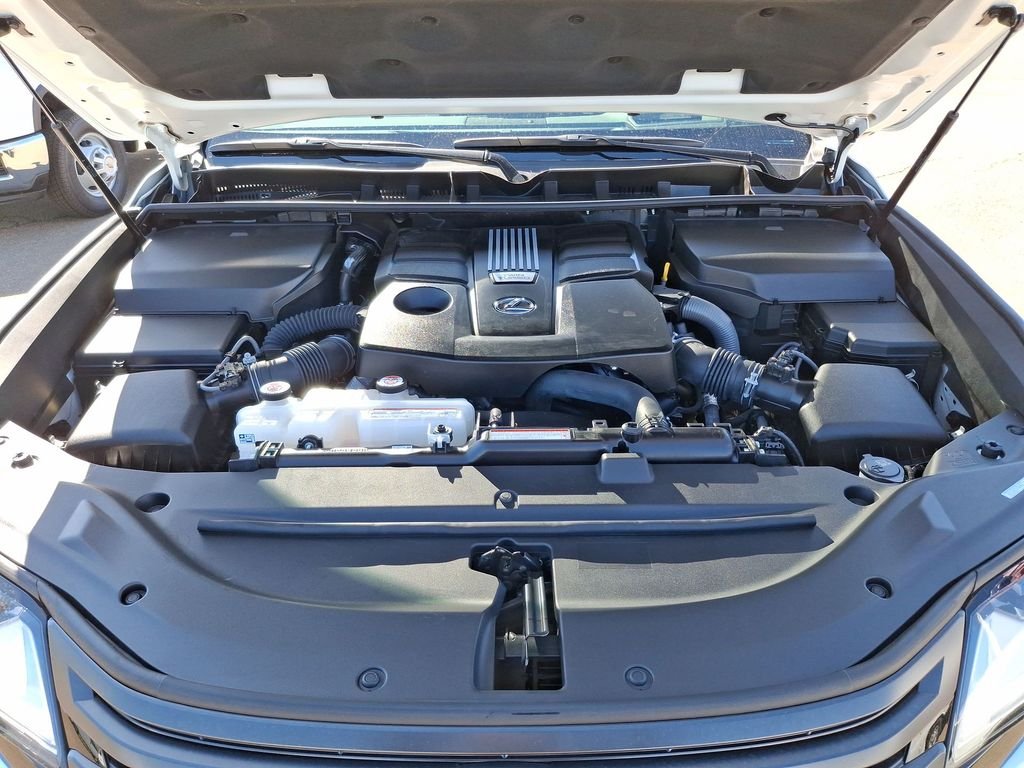 Certified Used 2024 White Lexus 600 Luxury image 18