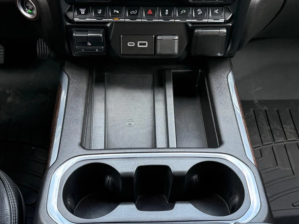Used 2022 Black GMC Denali image 18