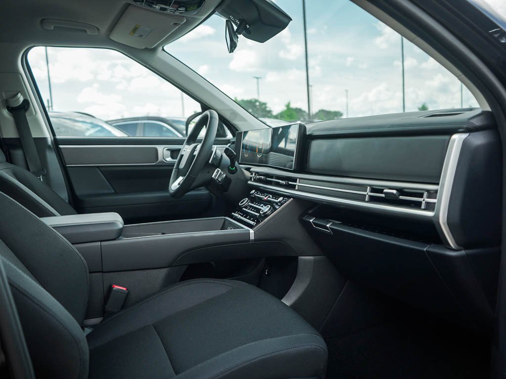 New 2026 Phantom Black Hyundai SE FWD image 11