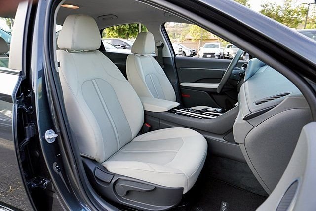 Used 2023 Gray Hyundai SEL image 11