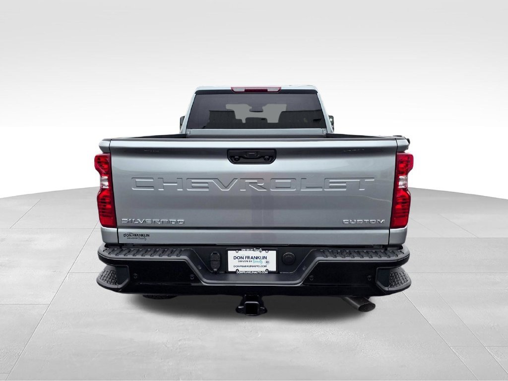 2026 Chevrolet Silverado 2500 HD Custom - Photo 4