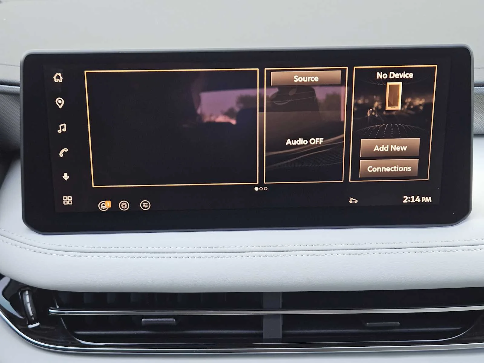 New 2027 RADIANT WHITE INFINITI Luxe FWD image 11