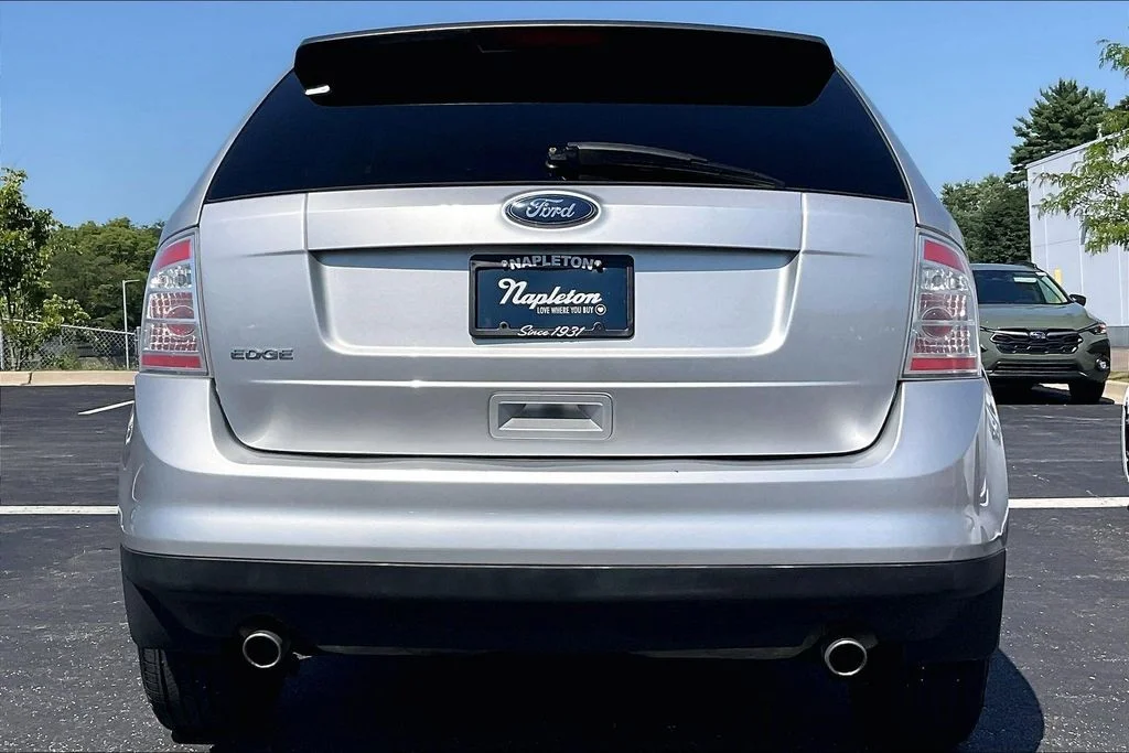 Used 2010  Ford SE image 3