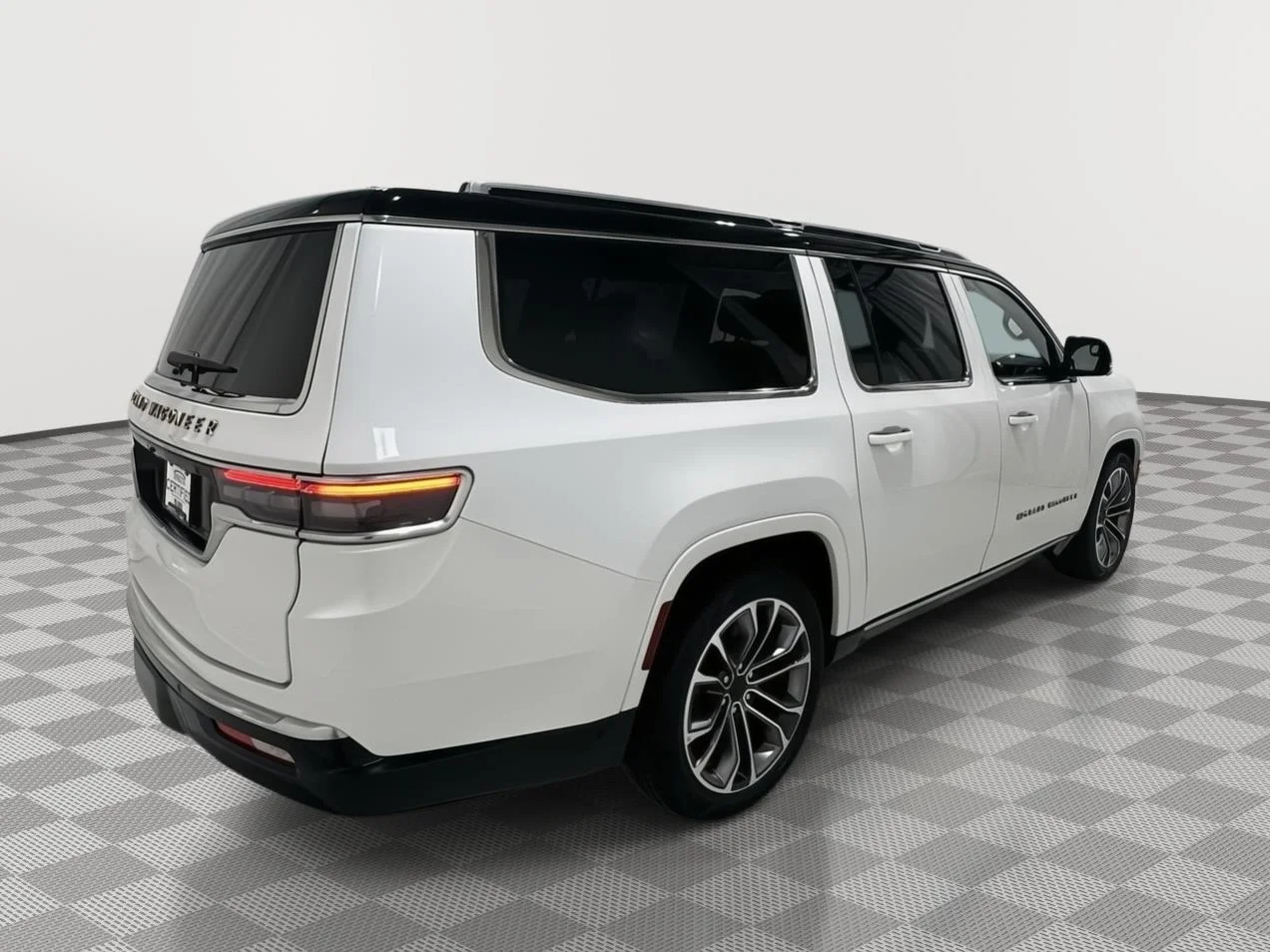 Used 2025 White Jeep Series III image 5