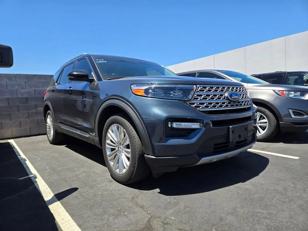Used 2022 Stone Blue Metall Ford Limited image 1