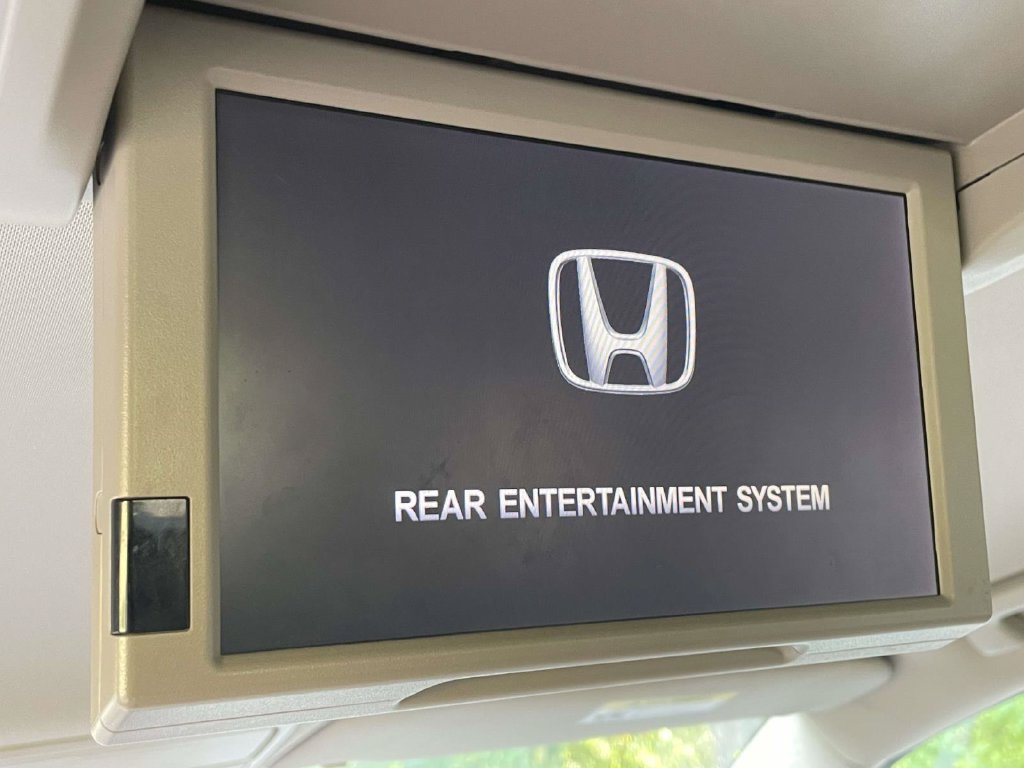 Used 2016 White Honda SE image 14