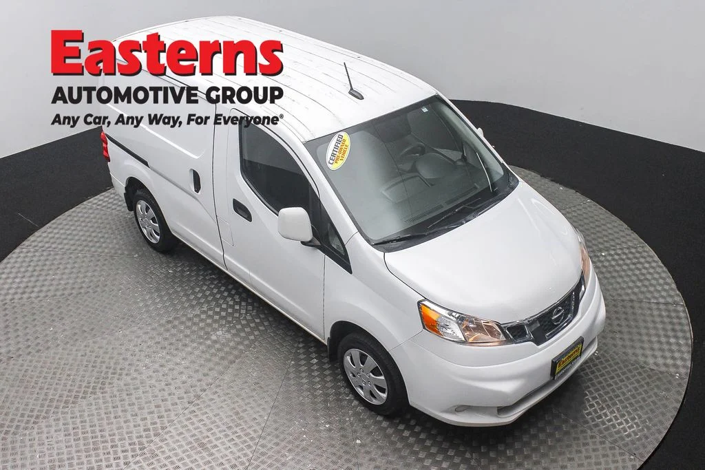 Used 2020 White Nissan SV image 3