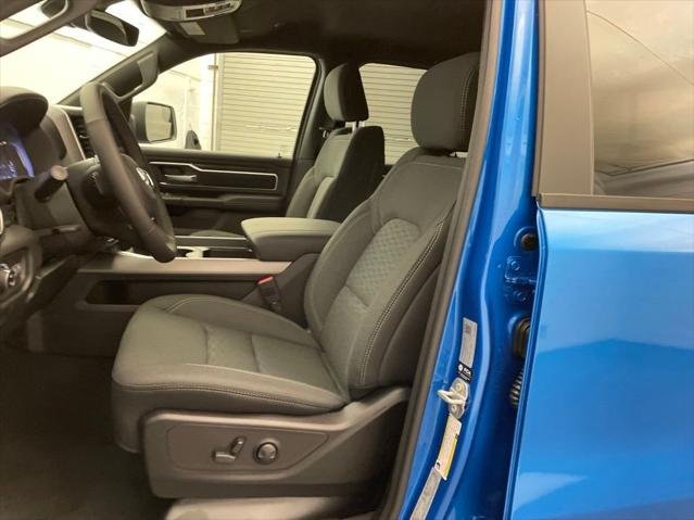 New 2026 Hydro Blue Pearl-Coat Exterior Paint RAM BIG HORN image 17