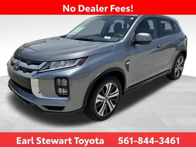 Used 2024 Gray Mitsubishi 2.0 ES image 9