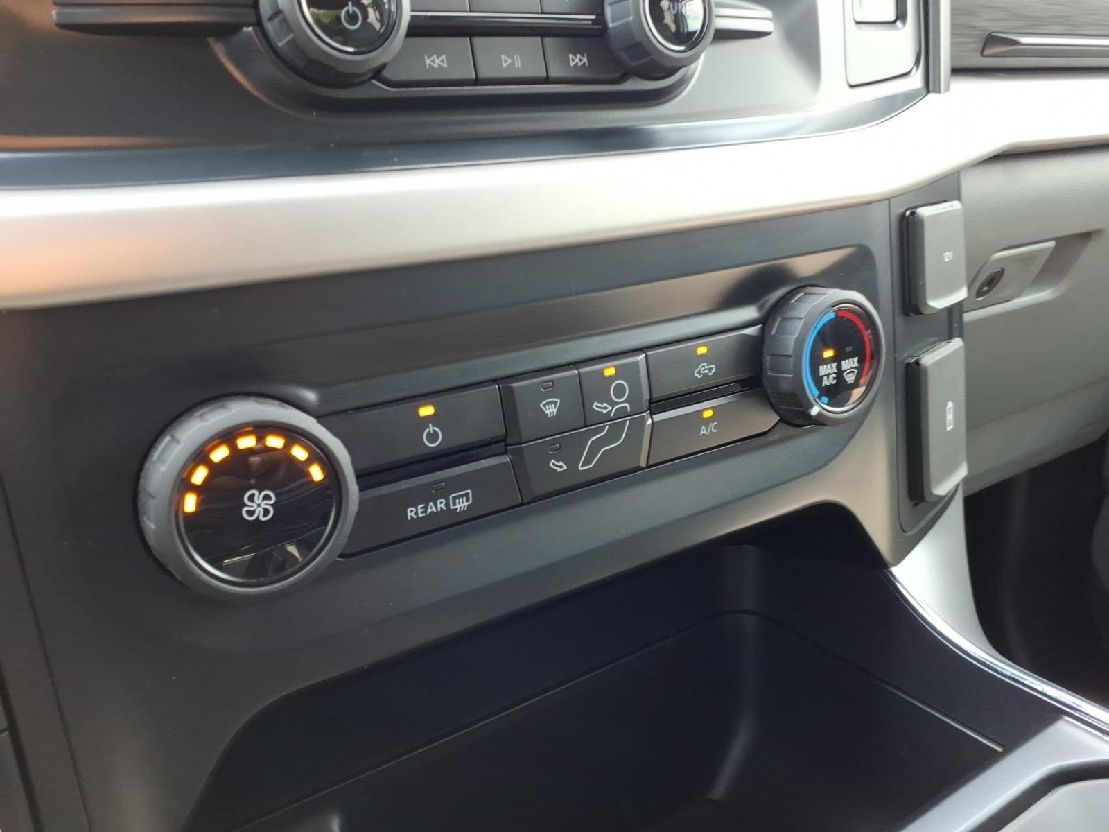 Used 2022 Oxford White Ford XLT image 23